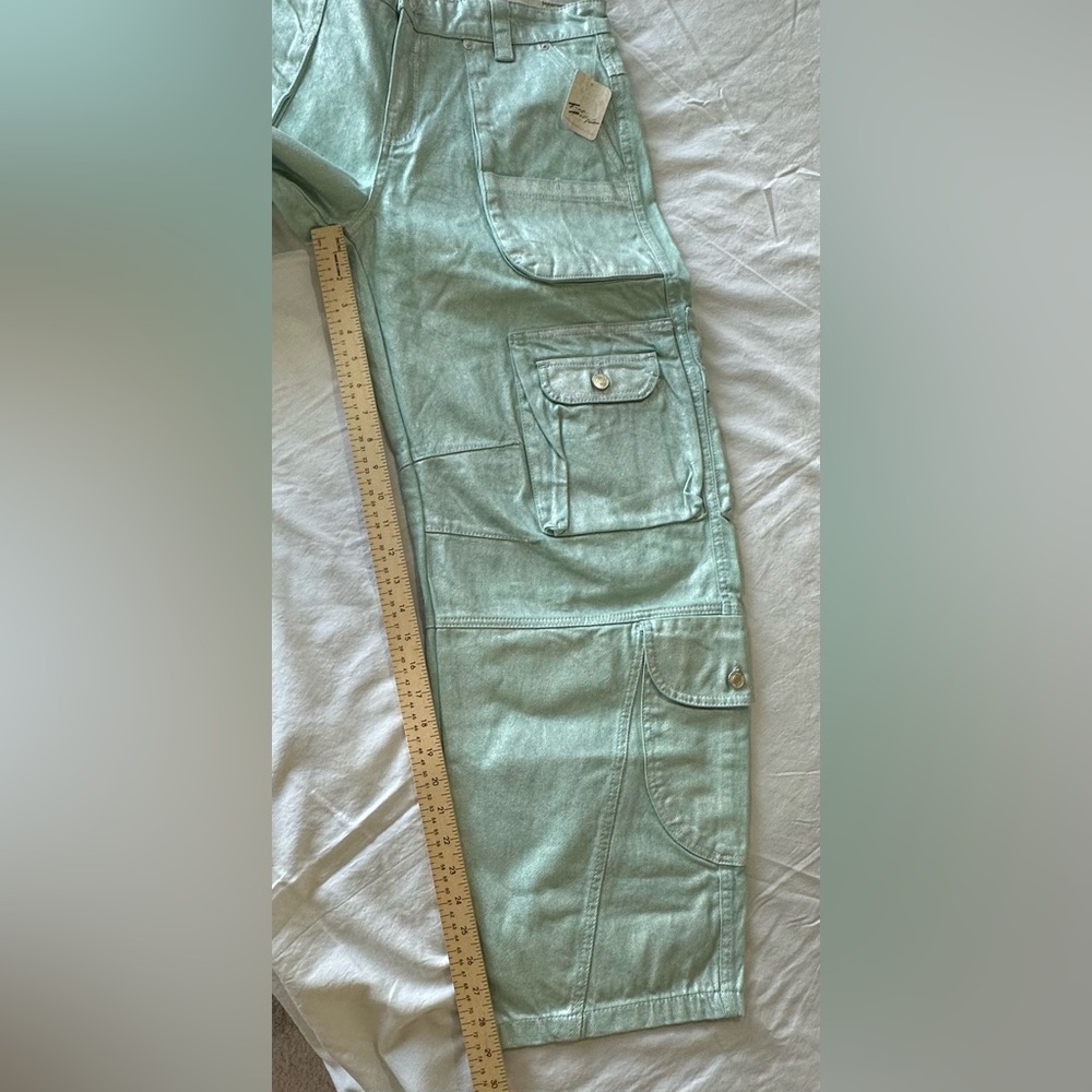 Free People We The Free Lap of Luxury Barrel Cargo Jeans Women’s Size 29 NWT - Picture 9 of 13